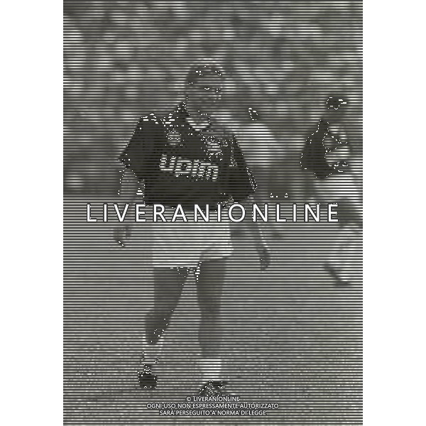 RETROSPETTIVA THOMAS HASSLER CALCIATORE NELLA FOTO THOMAS HASSLER CON LA MAGLIA DELLA JUVENTUS NELL\'ANNO 1990-1991 AG ALDO LIVERANI SAS