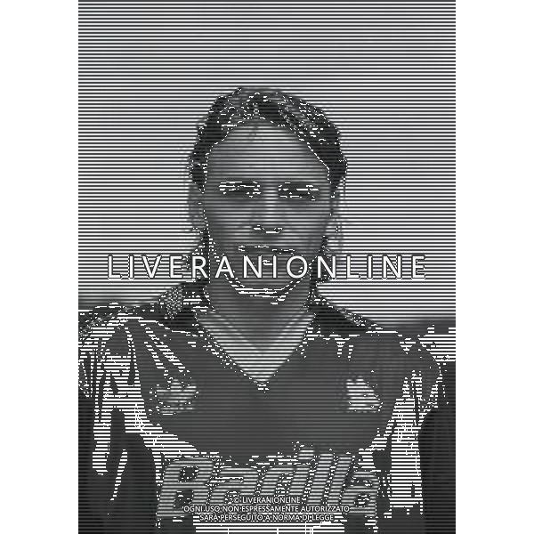 RETROSPETTIVA THOMAS HASSLER CALCIATORE NELLA FOTO THOMAS HASSLER CON LA MAGLIA DELLA ROMA CALCIO NELL\'ANNO 1992-1993 AG ALDO LIVERANI SAS