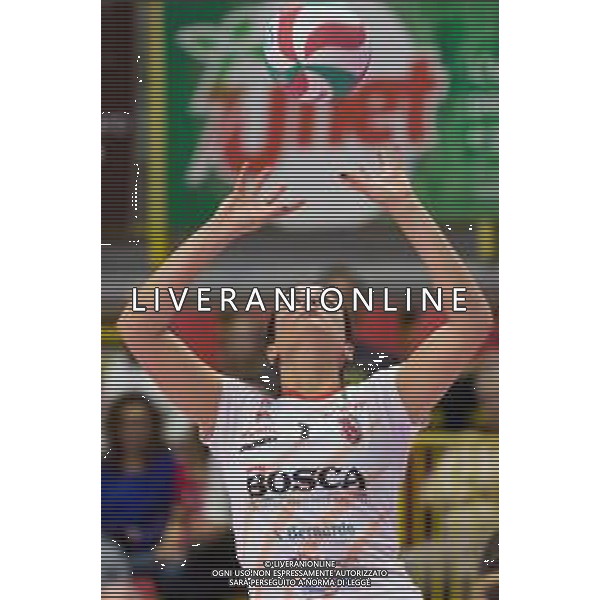 Campionato Italiano di Volley Serie A1 Femminile 2019/2020 Busto Arsizio, Italia 23/11/2019 Unet E-Work Busto Arsizio vs Bosca S.Bernardo Cuneo Nella foto: palleggio di Carlotta Cambi ( FOTO ELISA CALABRESE-ALESSIO MARINI-AG ALDO LIVERANI SAS