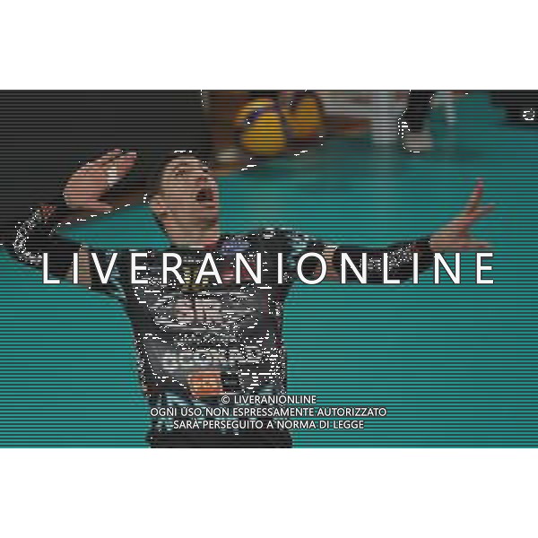 Campionato Italiano di Volley Superlega Serie A 2019/2020 Perugia, Italia 24/11/2019 Sir Safety Conad Perugia vs Consar Ravenna Nella foto: mirko podrascanin (n.18 centrale sir safety conad perugia) alla battuta FOTO LORIS CERQUIGKINI-ALESSIOMARINI-AG ALDO LIVERANI SAS