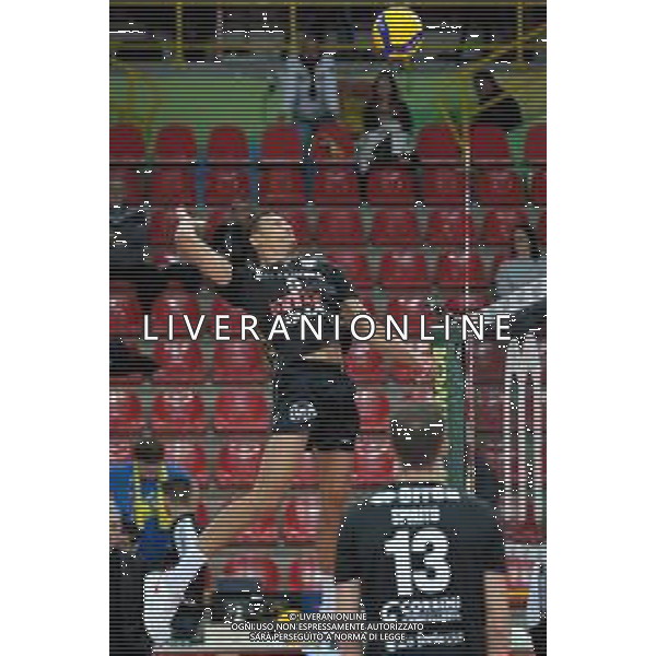 Campionato Italiano di Volley Superlega Serie A 2019/2020 Verona, Italia 24/11/2019 Calzedonia Verona vs Vero Volley Monza Nella foto: Riscaldamento pre-partita per Stephen Boyer (9) Calzedonia Verona FOTO ROBERTO TOMMASINI-ALESSIO MARINI-AG ALDO LIVERANI SAS