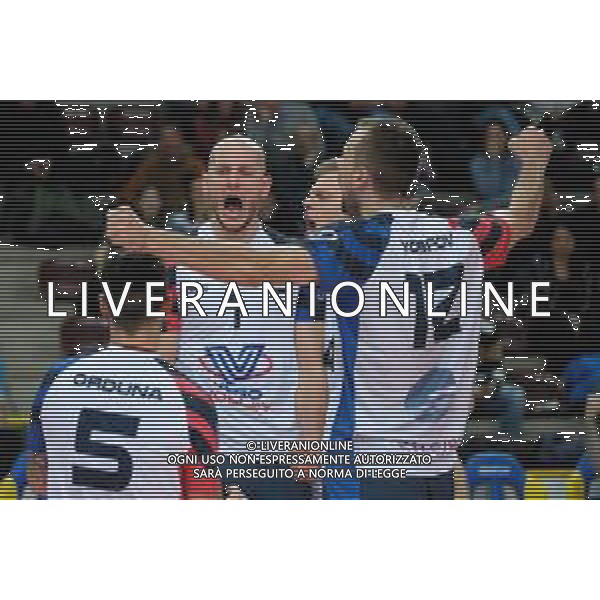 Campionato Italiano di Volley Superlega Serie A 2019/2020 Verona, Italia 24/11/2019 Calzedonia Verona vs Vero Volley Monza Nella foto: Esultanza Monza con Bartosz Kurek (1) Vero Volley Monza FOTO ROBERTO TOMMASINI-ALESSIO MARINI-AG ALDO LIVERANI SAS