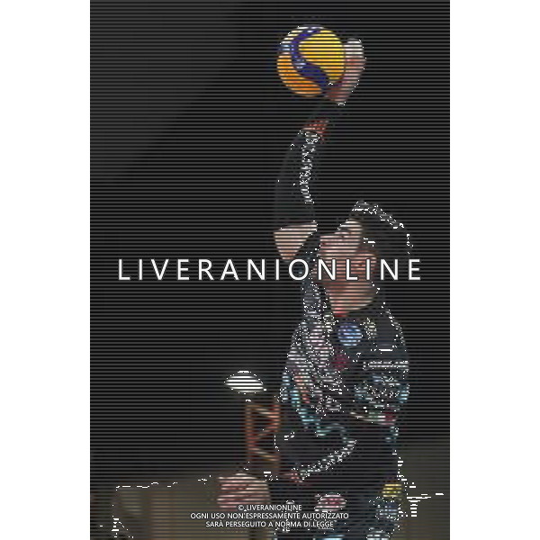 Campionato Italiano di Volley Superlega Serie A 2019/2020 Perugia, Italia 24/11/2019 Sir Safety Conad Perugia vs Consar Ravenna Nella foto: filippo lanza (n.10 schiacciatore sir safety conad perugia) alla battuta FOTO LORIS CERQUIGLINI-ALESSIO MARINI-AG ALDO LIVERANI SAS
