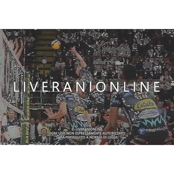 Campionato Italiano di Volley Superlega Serie A 2019/2020 Perugia, Italia 24/11/2019 Sir Safety Conad Perugia vs Consar Ravenna Nella foto: oleh plotnytskyi (n.17 schiacciatore sir safety conad perugia) schiaccia FOTO LORIS CERQUIGLINI-ALESSIO MARINI-AG ALDO LIVERANI SAS