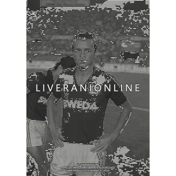 RETROSPETTIVA GIUSEPPE DOSSENA CALCIATORE NELLA FOTO GIUSEPPE DOSSENA CON LA MAGLIA DEL TORINO CALCIO AG ALDO LIVERANI SAS