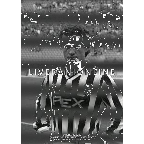 RETROSPETTIVA GIUSEPPE DOSSENA CALCIATORE NELLA FOTO GIUSEPPE DOSSENA CON LA MAGLIA DELL \'UDINESE CALCIO AG ALDO LIVERANI SAS