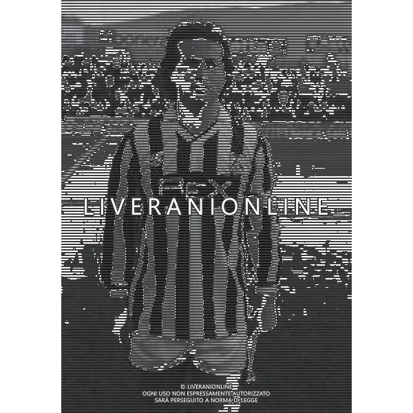 RETROSPETTIVA GIUSEPPE DOSSENA CALCIATORE NELLA FOTO GIUSEPPE DOSSENA CON LA MAGLIA DELL \'UDINESE CALCIO AG ALDO LIVERANI SAS