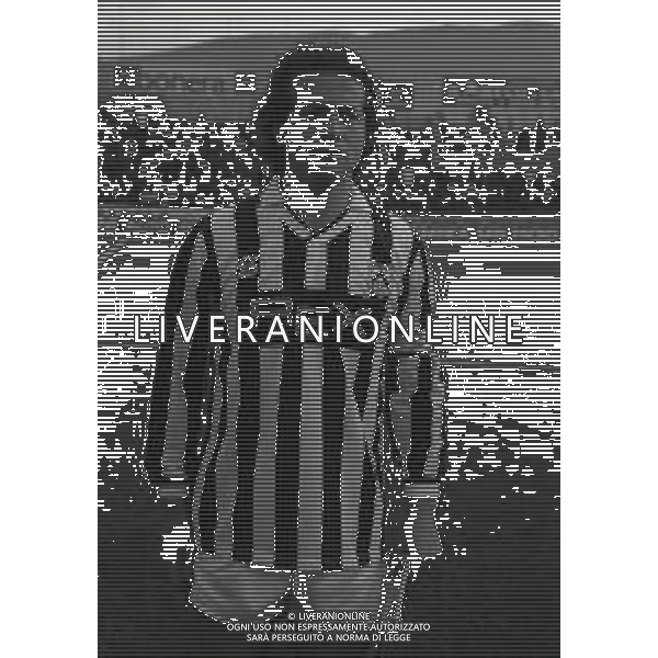 RETROSPETTIVA GIUSEPPE DOSSENA CALCIATORE NELLA FOTO GIUSEPPE DOSSENA CON LA MAGLIA DELL \'UDINESE CALCIO AG ALDO LIVERANI SAS