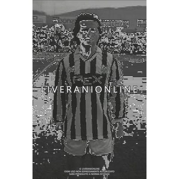 RETROSPETTIVA GIUSEPPE DOSSENA CALCIATORE NELLA FOTO GIUSEPPE DOSSENA CON LA MAGLIA DELL \'UDINESE CALCIO AG ALDO LIVERANI SAS