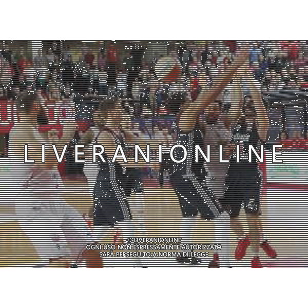 IMOLA 25 11 2019 LE NATURELLE IMOLA BASKET-URANIA MILANO 76-75 NELLA FOTO ASSIST DI ROBERT FULTZ PER STEFANO MASCIADRI PER IL CANESTRO DELLA VITTORIA ©SANNA/AGENZIA ALDO LIVERANI SAS