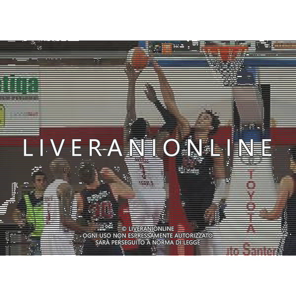 IMOLA 25 11 2019 LE NATURELLE IMOLA BASKET-URANIA MILANO 76-75 NELLA FOTO ANTHONY MORSE BLOCCATO DA LYNCH MILANO ©SANNA/AGENZIA ALDO LIVERANI SAS