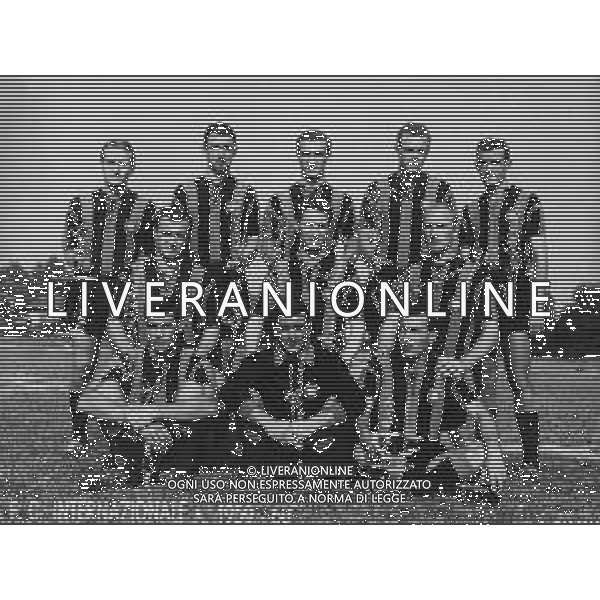 RETROSPETTIVA FORMAZIONE INTER 1959-1960 NELLA FOTO LA FORMAZIONE INTER 1959-1960 FOTO CELSO BATTAIA AG. DFP-AG ALDO LIVERANI SAS