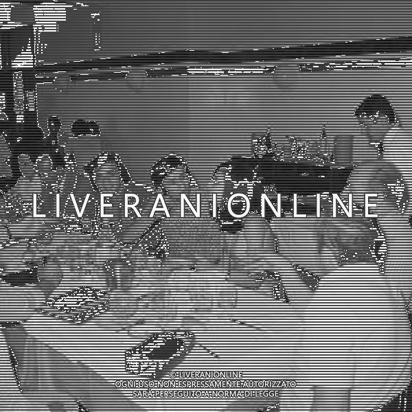 Torneo Internazionale di Musica Leggera, Palazzetto dello Sport di Pesaro Luglio 1969 - RETROSPETTIVA Nella foto Mino Reitano con Paolo Mengoli e Rosanna Fratello ©Archivio Giovanni Liverani/AGENZIA ALDO LIVERANI SAS