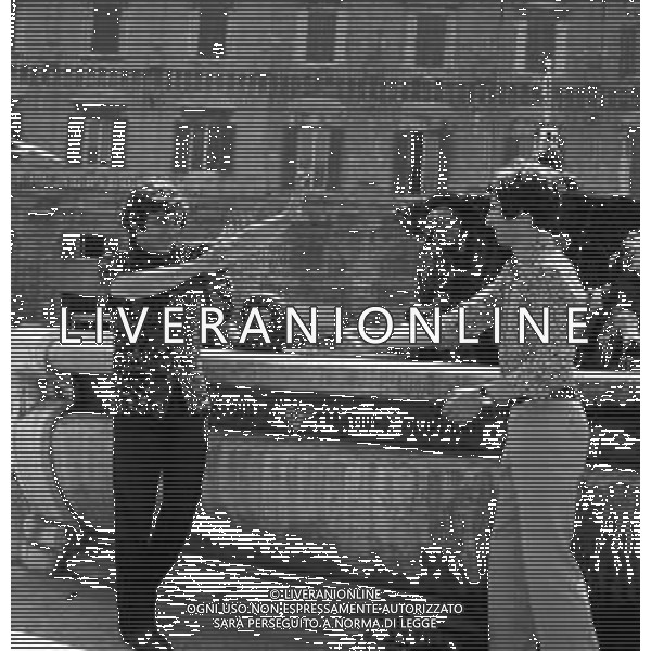 Torneo Internazionale di Musica Leggera, Palazzetto dello Sport di Pesaro Luglio 1969 - RETROSPETTIVA Nella foto Mino Reitano con Paolo Mengoli ©Archivio Giovanni Liverani/AGENZIA ALDO LIVERANI SAS