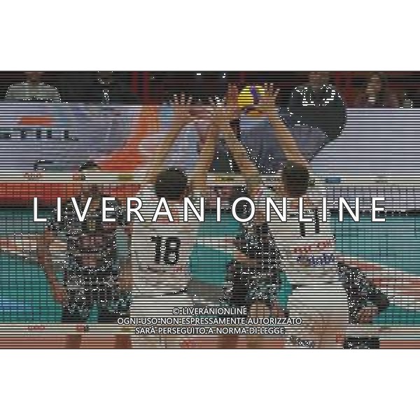 Campionato Italiano di Volley Superlega Serie A 2019/2020 Perugia, Italia 27/11/2019 Sir Safety Conad Perugia vs Globo Banca Popolare del Frusinate Sora Nella foto: di martino gabriele (n.18 centrale globo banca popolare del frusinate sora) radke murillo (n.77 palleggiatore globo banca popolare del frusinate sora) a muro FOTO LORIS CERQUIGLINI-ALESSIO MARINI-AG ALDO LIVERANI SAS