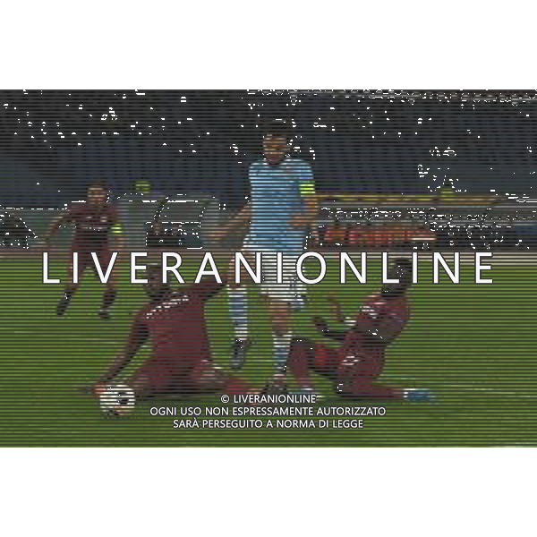 Lazio vs Cluj Europa League - 5 giornata Stadio Olimpico - Roma 28-11-2019 nella foto Boli chiude su Parolo ©Federico Gaetano /AGENZIA ALDO LIVERANI SAS