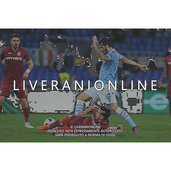 Lazio vs Cluj Europa League - 5 giornata Stadio Olimpico - Roma 28-11-2019 nella foto Paun contrasta Luis Alberto ©Federico Gaetano/AGENZIA ALDO LIVERANI SAS