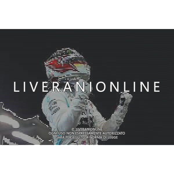 Lewis Hamilton (GBR) Mercedes AMG F1 celebrates his pole position in qualifying parc ferme. 30.11.2019. Formula 1 World Championship, Rd 21, Abu Dhabi Grand Prix, Yas Marina Circuit, Abu Dhabi, Qualifying Day. ©/AGENZIA ALDO LIVERANI SAS - ITALY ONLY EDITORIAL USE ONLY - GP F1 ABU DHABI PROVE UFFICIALI QUALIFICHE 30.11.2019