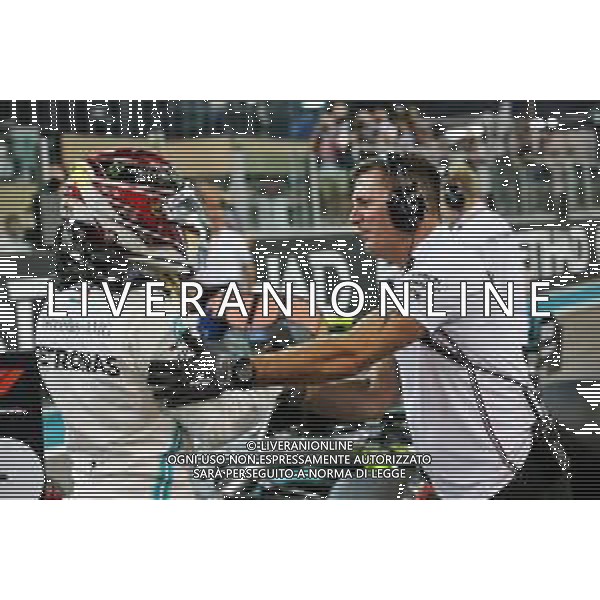 Lewis Hamilton (GBR) Mercedes AMG F1 celebrates his pole position in qualifying parc ferme. 30.11.2019. Formula 1 World Championship, Rd 21, Abu Dhabi Grand Prix, Yas Marina Circuit, Abu Dhabi, Qualifying Day. ©/AGENZIA ALDO LIVERANI SAS - ITALY ONLY EDITORIAL USE ONLY - GP F1 ABU DHABI PROVE UFFICIALI QUALIFICHE 30.11.2019