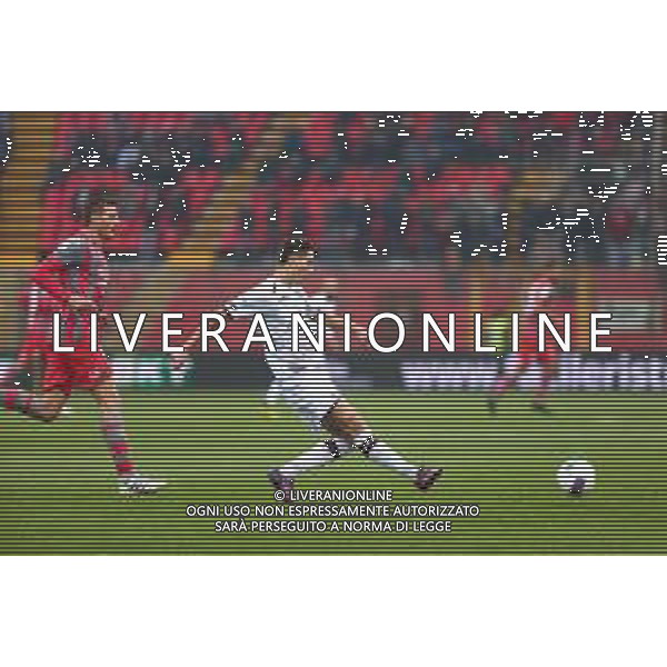 Campionato Italiano di Calcio Serie B 2019/2020 Cremona, Italia 30/11/2019 Cremonese vs Livorno Nella foto: Gonnelli (livorno) apre il gioco per un compagno contro la Cremonese. FOTO MASSIMILIANO CARNABUCI-ALESSIO MARINI -AG ALDO LIVERANI SAS
