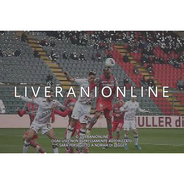 Campionato Italiano di Calcio Serie B 2019/2020 Cremona, Italia 30/11/2019 Cremonese vs Livorno Nella foto: Soddimo (Cremonese) contrasta di testa con Gonnelli (Livorno). FOTO MASSIMILIANO CARNABUCI-ALESSIO MARINI -AG ALDO LIVERANI SAS