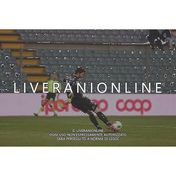 Campionato Italiano di Calcio Serie B 2019/2020 Cremona, Italia 30/11/2019 Cremonese vs Livorno Nella foto: Il portiere della Cremonese Agazzi al rinvio nel match contro il Livorno FOTO MASSIMILIANO CARNABUCI-ALESSIO MARINI -AG ALDO LIVERANI SAS
