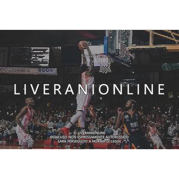 Campionato di Basket Serie A 2019/2020 Varese, Italia 01/12/2019 Openjobmetis Varese vs Virtus Roma Nella foto: schiacciata di peak FOTO ALESSANDRO NEGRINI-AG ALDO LIVERANI SAS