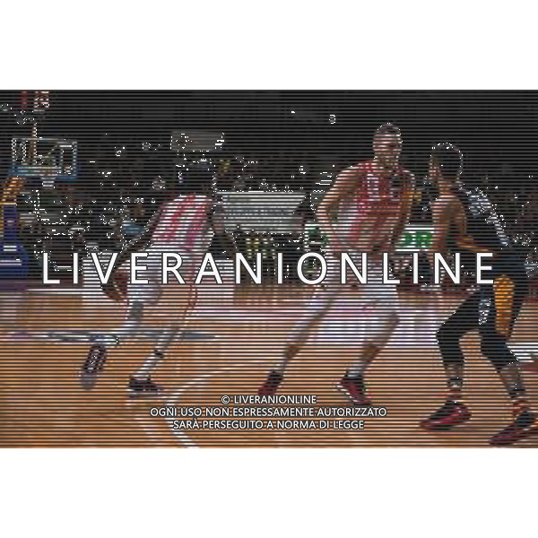 Campionato di Basket Serie A 2019/2020 Varese, Italia 01/12/2019 Openjobmetis Varese vs Virtus Roma Nella foto: clarck in palleggio con blocco di vene FOTO ALESSANDRO NEGRINI-AG ALDO LIVERANI SAS