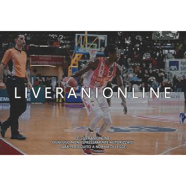 Campionato di Basket Serie A 2019/2020 Varese, Italia 01/12/2019 Openjobmetis Varese vs Virtus Roma Nella foto: palleggio di clark FOTO ALESSANDRO NEGRINI-AG ALDO LIVERANI SAS