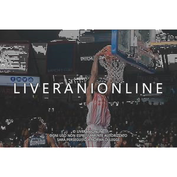 Campionato di Basket Serie A 2019/2020 Varese, Italia 01/12/2019 Openjobmetis Varese vs Virtus Roma Nella foto: schiacciata di simmons FOTO ALESSANDRO NEGRINI-AG ALDO LIVERANI SAS