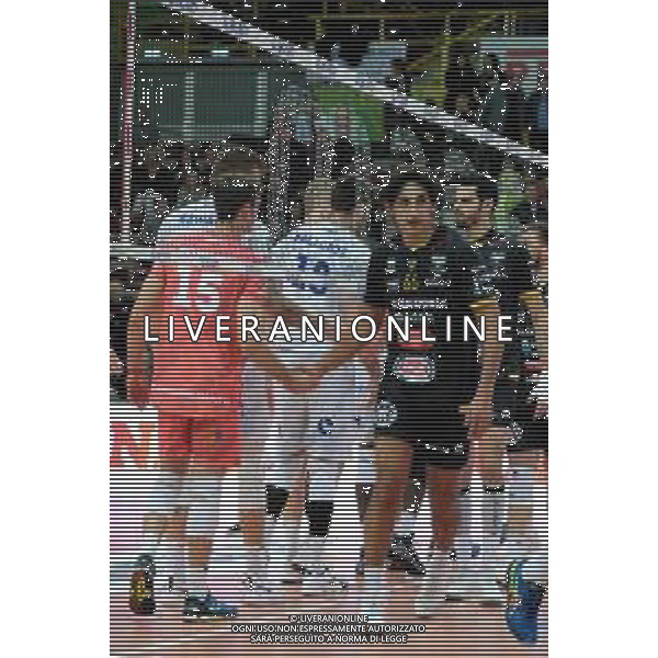 Campionato Italiano di Volley Superlega Serie A 2019/2020 Verona, Italia 01/12/2019 Calzedonia Verona vs Top Volley Latina Nella foto: Cerimoniale pre-partita: Corey Chavers (66) Calzedonia Verona foto roberto tommasini-alessio marini-ag aldo liverani sas