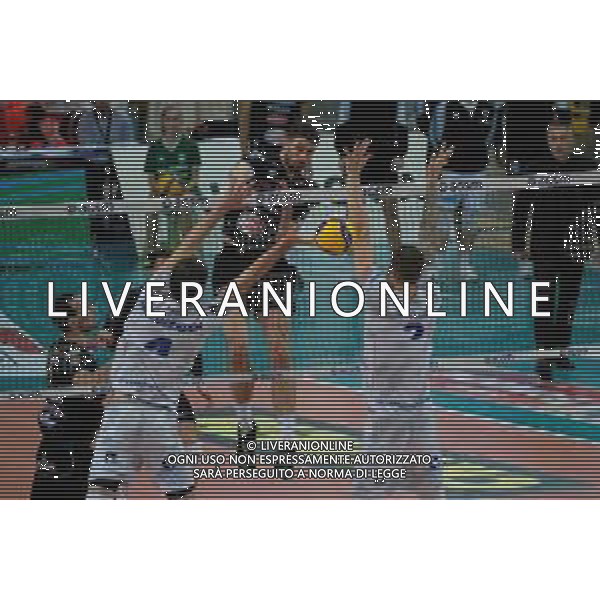 Campionato Italiano di Volley Superlega Serie A 2019/2020 Verona, Italia 01/12/2019 Calzedonia Verona vs Top Volley Latina Nella foto: Enrico Cester (12) Calzedonia Verona foto roberto tommasini-alessio marini-ag aldo liverani sas