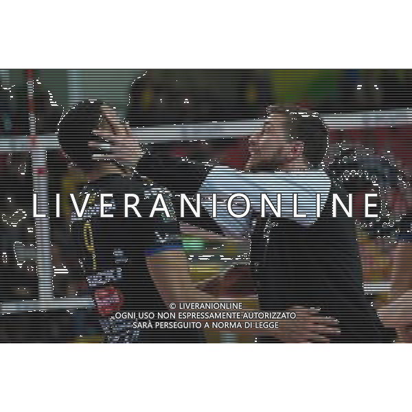 Campionato Italiano di Volley Superlega Serie A 2019/2020 Verona, Italia 01/12/2019 Calzedonia Verona vs Top Volley Latina Nella foto: Esultanza di Federico Marretta (6) Calzedonia Verona e Stephen Boyer (9) Calzedonia Verona FOTO ROBERTO TOMMASINI-ALESSIO MARINI-AG ALDO LIVERANI SAS
