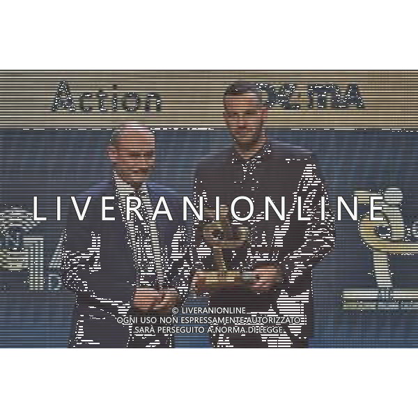 Samir Handanovic premiato come miglior portiere Gran Gala’ del Calcio Milano 2-12-2019 Megawatt Court foto Roberto Garavaglia - ag. Aldo Liverani sas