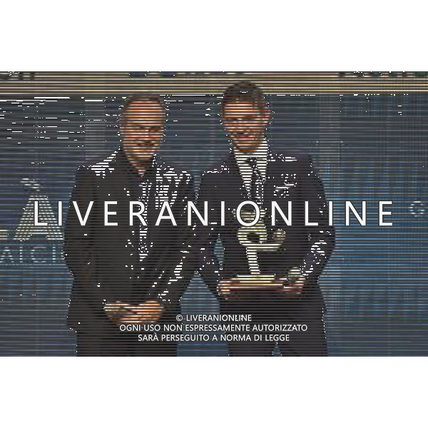 Antonio Cabrini premia Gianluca Rocchi miglior arbitro della passata stagione Gran Gala’ del Calcio Milano 2-12-2019 Megawatt Court foto Roberto Garavaglia - ag. Aldo Liverani sas