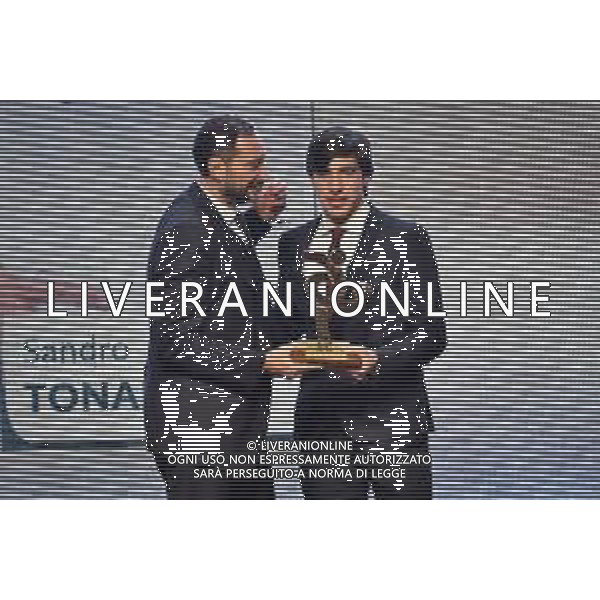 Mark Iuliano premia Sandro Tonali (Brescia) miglior giovane della Serie B della passata stagione Gran Gala’ del Calcio Milano 2-12-2019 Megawatt Court foto Roberto Garavaglia - ag. Aldo Liverani sas