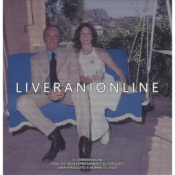 RETROSPETTIVA HENRY FONDA ATTORE NELLA FOTO HENRY FONDA CON LA MOGLIE SHIRLEY FONDA AG ALDO LIVERANI SAS