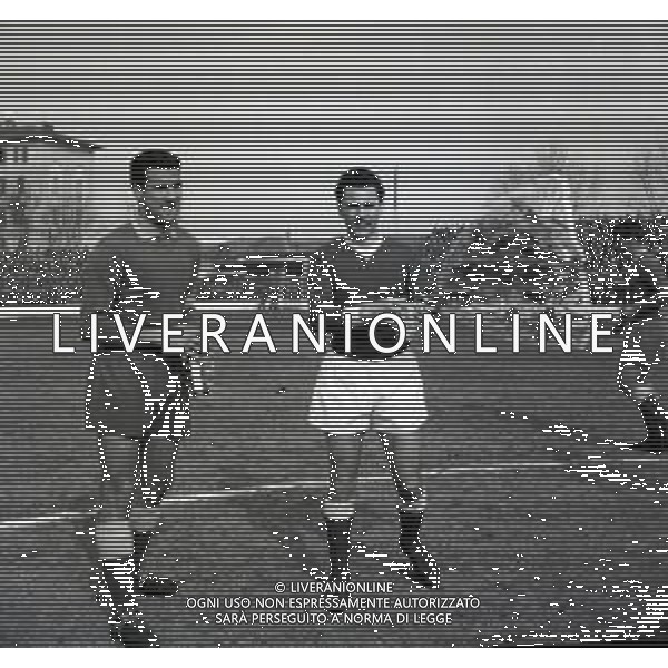 03-03-1957 MONZA CAMPIONATO DI CALCIO SERIE B SIMMENTHAL MONZA VERONA 2-0 NELLA FOTO AZIONE DI GIOCO AG ALDO LIVERANI SAS
