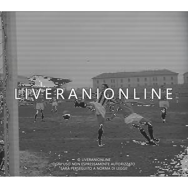 06-11-1955 LEGNANO -CAMPIONATO DI CALCIO DI SERIE B LEGNANO UDINESE 2-2 NELLA FOTO AZIONE DI GIOCO AG ALDO LIVERANI SAS