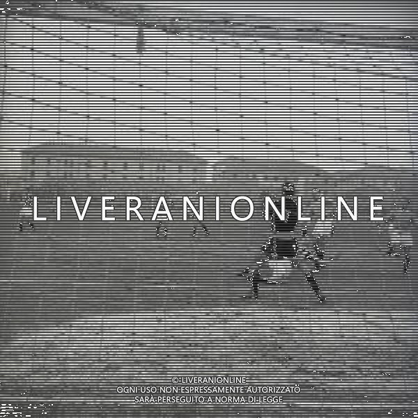 06-11-1955 LEGNANO -CAMPIONATO DI CALCIO DI SERIE B LEGNANO UDINESE 2-2 NELLA FOTO AZIONE DI GIOCO AG ALDO LIVERANI SAS