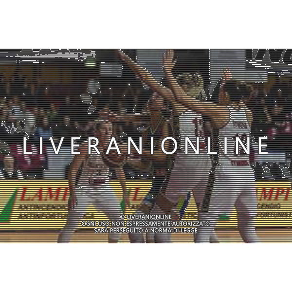 Basket Euroleague Women 2019/2020 Venezia, Italia 04/12/2019 Reyer Venezia vs ZVVZ USK Praha Nella foto: Marija Rezan del ZVVZ USK Praha in azione con Gintare Petronyte dell’Umana Reyer Venezia e Anete Steinberga dell’Umana Reyer Venezia FOTO MATTIA RADONI-ALESSIO MARINI-AG ALDO LIVERANI SAS
