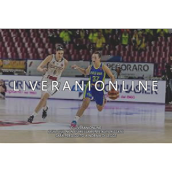Basket Euroleague Women 2019/2020 Venezia, Italia 04/12/2019 Reyer Venezia vs ZVVZ USK Praha Nella foto: Teja Oblak del ZVVZ USK Praha in azione con Gaia Gorini dell’Umana Reyer Venezia FOTO MATTIA RADONI-ALESSIO MARINI-AG ALDO LIVERANI SAS