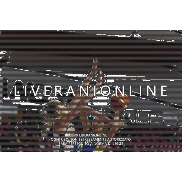 Basket Euroleague Women 2019/2020 Venezia, Italia 04/12/2019 Reyer Venezia vs ZVVZ USK Praha Nella foto: Marija Rezan del ZVVZ USK Praha in azione con Gintare Petronyte dell’Umana Reyer Venezia FOTO MATTIA RADONI-ALESSIO MARINI-AG ALDO LIVERANI SAS