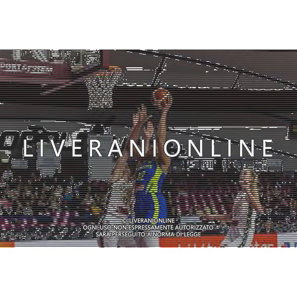 Basket Euroleague Women 2019/2020 Venezia, Italia 04/12/2019 Reyer Venezia vs ZVVZ USK Praha Nella foto: Brionna Jones del ZVVZ USK Praha in azione con Avete Steinberga dell’Umana Reyer Venezia FOTO MATTIA RADONI-ALESSIO MARINI-AG ALDO LIVERANI SAS
