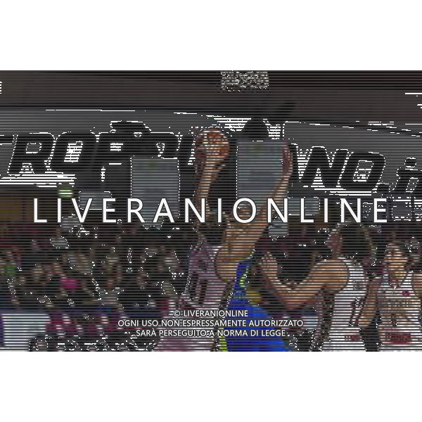 Basket Euroleague Women 2019/2020 Venezia, Italia 04/12/2019 Reyer Venezia vs ZVVZ USK Praha Nella foto: Alyssa Thomas del ZVVZ USK Praha in azione con Elisa Penna dell’Umana Reyer Venezia FOTO MATTIA RADONI-ALESSIO MARINI-AG ALDO LIVERANI SAS