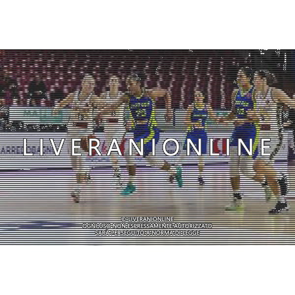 Basket Euroleague Women 2019/2020 Venezia, Italia 04/12/2019 Reyer Venezia vs ZVVZ USK Praha Nella foto: Alyssa Thomas del ZVVZ USK Praha in azione con Valeria De Pretto dell’Umana Reyer Venezia FOTO MATTIA RADONI-ALESSIO MARINI-AG ALDO LIVERANI SAS