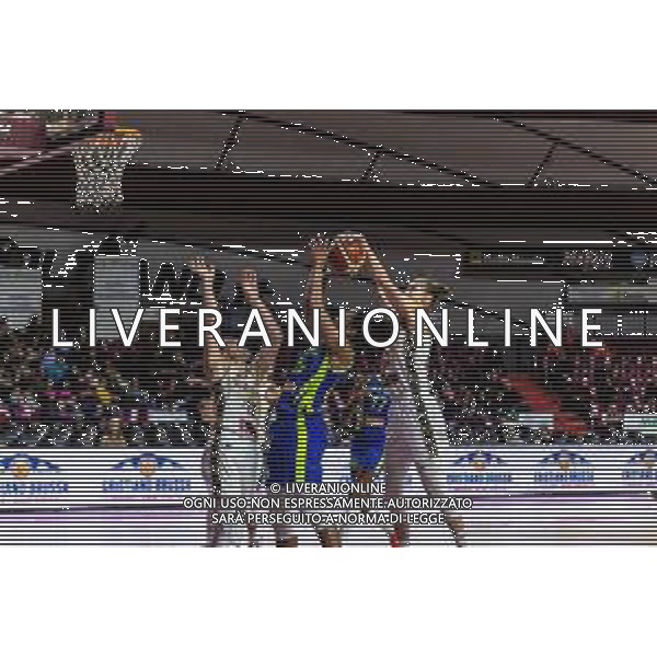 Basket Euroleague Women 2019/2020 Venezia, Italia 04/12/2019 Reyer Venezia vs ZVVZ USK Praha Nella foto: La stoppata di Elisa Penna dell’Umana Reyer Venezia ai danni di Alyssa Thomas del ZVVZ USK Praha FOTO MATTIA RADONI-ALESSIO MARINI-AG ALDO LIVERANI SAS