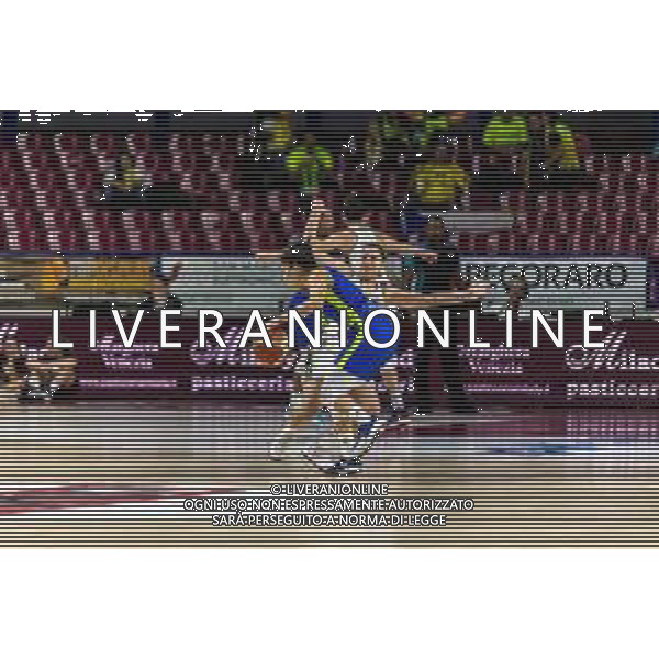 Basket Euroleague Women 2019/2020 Venezia, Italia 04/12/2019 Reyer Venezia vs ZVVZ USK Praha Nella foto: Il fallo di Cristina Ouvina del ZVVZ USK Praha ai danni di Jolene Anderson dell’Umana Reyer Venezia FOTO MATTIA RADONI-ALESSIO MARINI-AG ALDO LIVERANI SAS