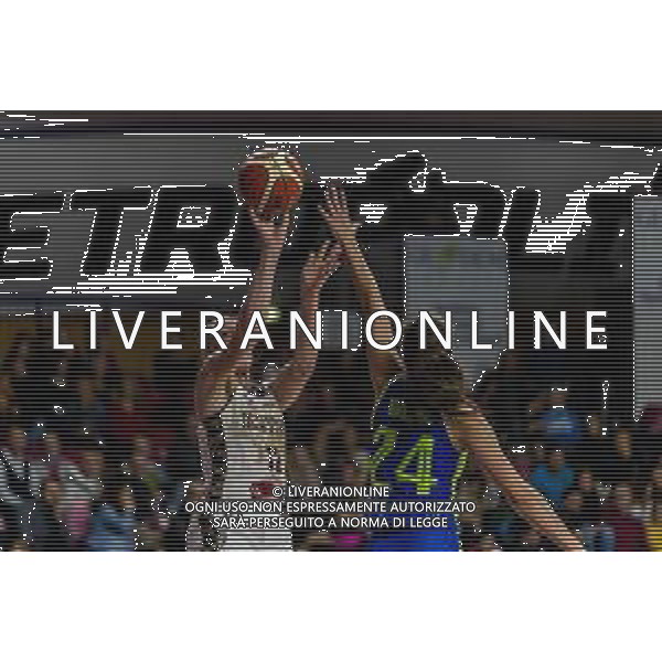 Basket Euroleague Women 2019/2020 Venezia, Italia 04/12/2019 Reyer Venezia vs ZVVZ USK Praha Nella foto: Il tiro di Avete Steinberga dell’Umana Reyer Venezia FOTO MATTIA RADONI-ALESSIO MARINI-AG ALDO LIVERANI SAS