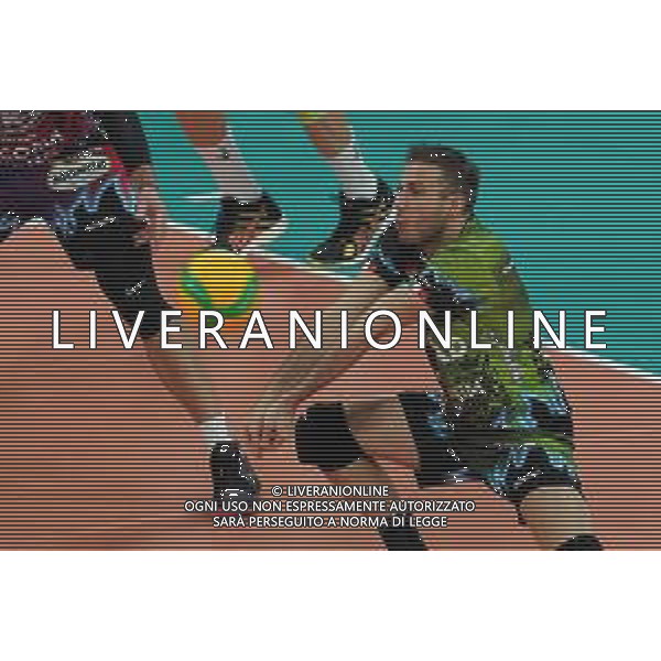 Volley Champions League Men 2019/2020 Perugia, Italia 04/12/2019 Sir Sicoma Monini Perugia vs Benfica Lisbona Nella foto: massimo colaci (n.13 libero sir safety conad perugia) in ricezione FOTO LORIS CERQUIGLINI-ALESSIO MARINI-AG ALDO LIVERANI SAS